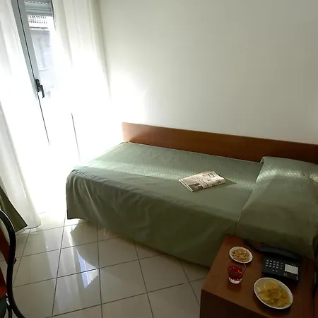 Ξενοδοχείο Dore 3*